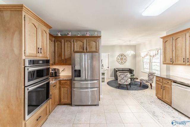 15033 Greentree Trail SE, Huntsville, AL 35803