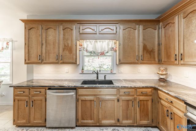 15033 Greentree Trail SE, Huntsville, AL 35803