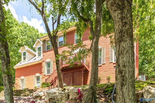 15033 Greentree Trail SE, Huntsville, AL 35803