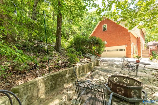15033 Greentree Trail SE, Huntsville, AL 35803
