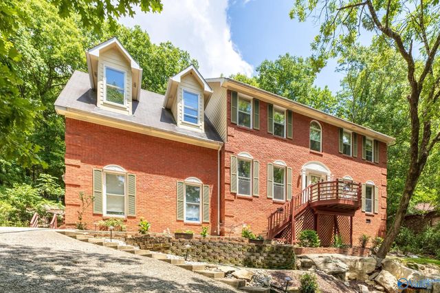 15033 Greentree Trail SE, Huntsville, AL 35803