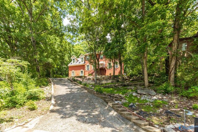 15033 Greentree Trail SE, Huntsville, AL 35803