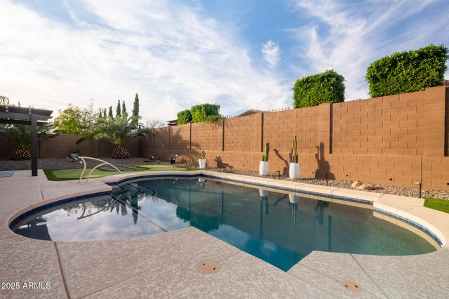 13770 W BLOSSOM Way, Litchfield Park, AZ 85340