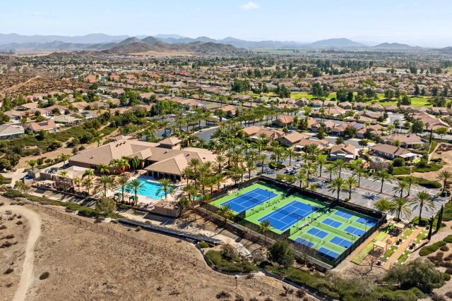 27992 Whisperwood Dr, Menifee, CA 92584