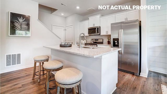 6306 Marinelli Drive N, Columbus, OH 43228
