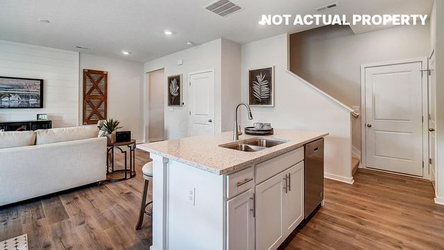 6306 Marinelli Drive N, Columbus, OH 43228