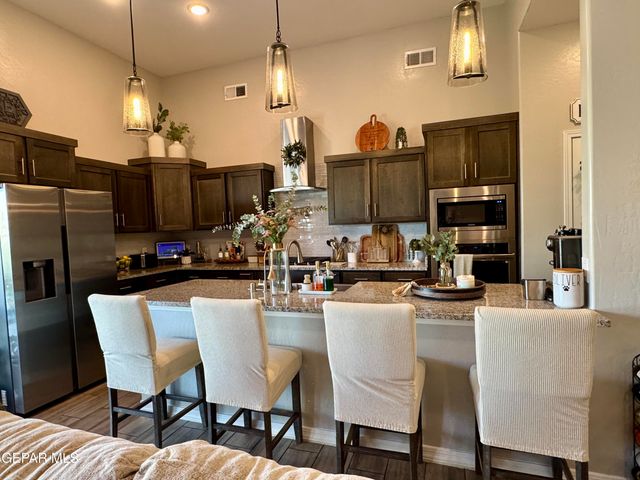 13684 GLEN VISTA Lane, Horizon City, TX 79928