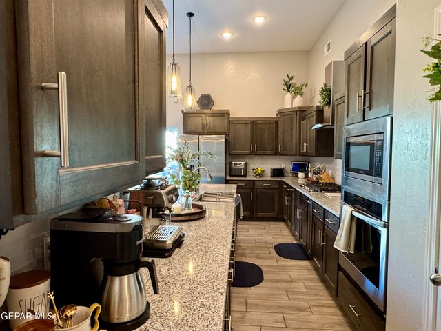 13684 GLEN VISTA Lane, Horizon City, TX 79928