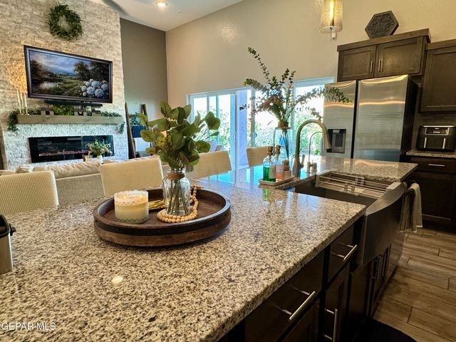 13684 GLEN VISTA Lane, Horizon City, TX 79928