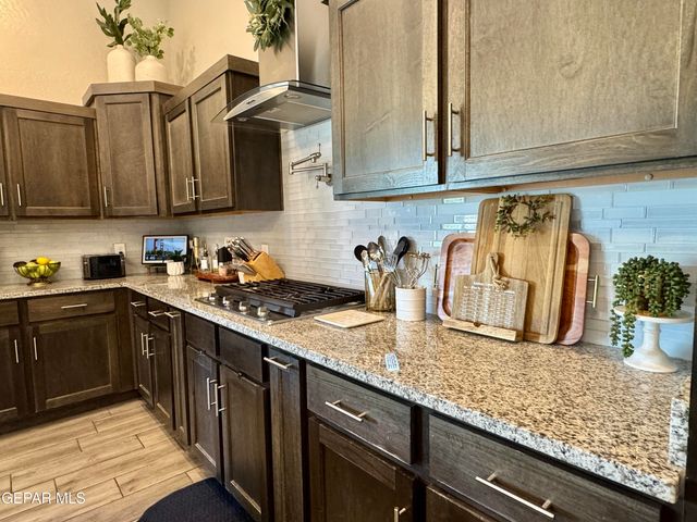 13684 GLEN VISTA Lane, Horizon City, TX 79928