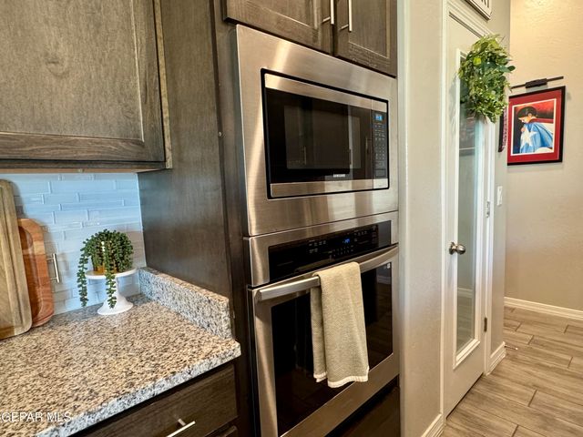 13684 GLEN VISTA Lane, Horizon City, TX 79928