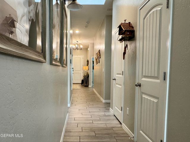 13684 GLEN VISTA Lane, Horizon City, TX 79928