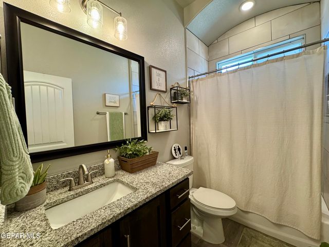 13684 GLEN VISTA Lane, Horizon City, TX 79928
