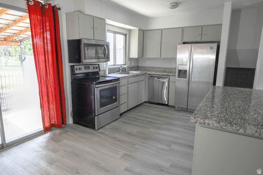 956 N 1175 W, Clinton, UT 84015 — photo 2