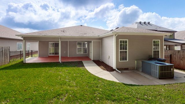 2240 Killington Dr, Clarksville, TN 37040