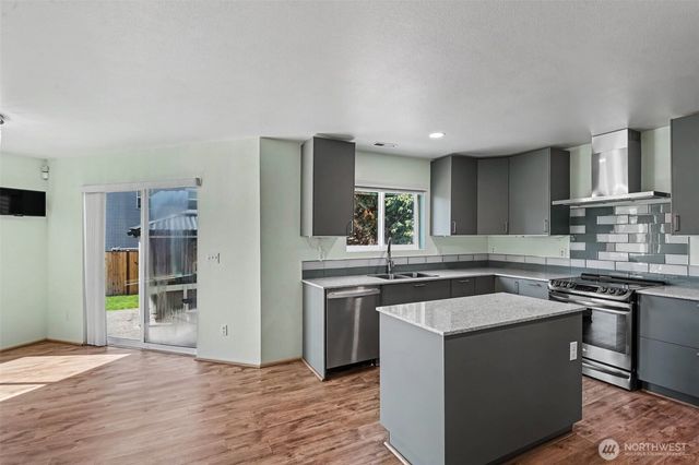 9506 185th Street E, Puyallup, WA 98375