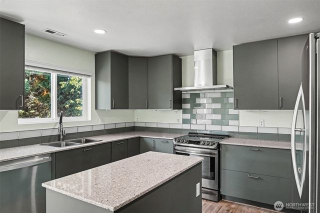 9506 185th Street E, Puyallup, WA 98375