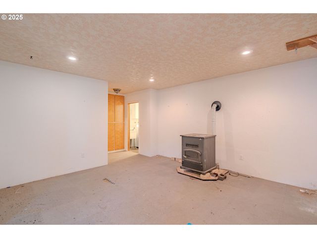 12 SHORT RUN Rd, Carson, WA 98610