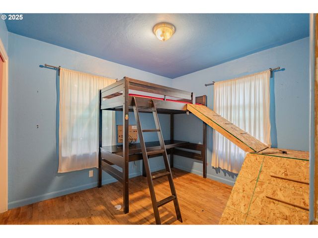 12 SHORT RUN Rd, Carson, WA 98610