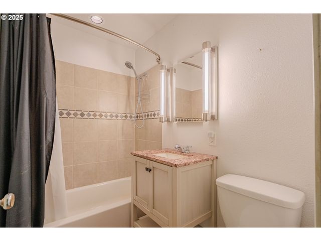 12 SHORT RUN Rd, Carson, WA 98610