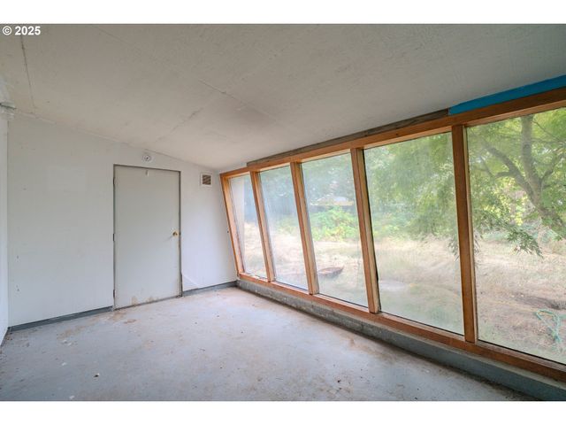 12 SHORT RUN Rd, Carson, WA 98610