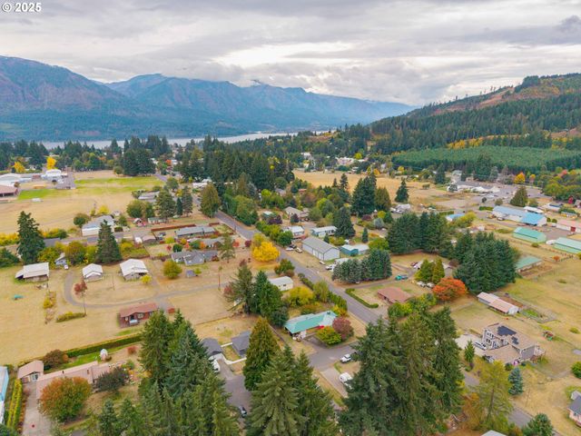 12 SHORT RUN Rd, Carson, WA 98610