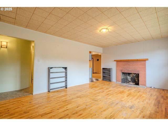 12 SHORT RUN Rd, Carson, WA 98610