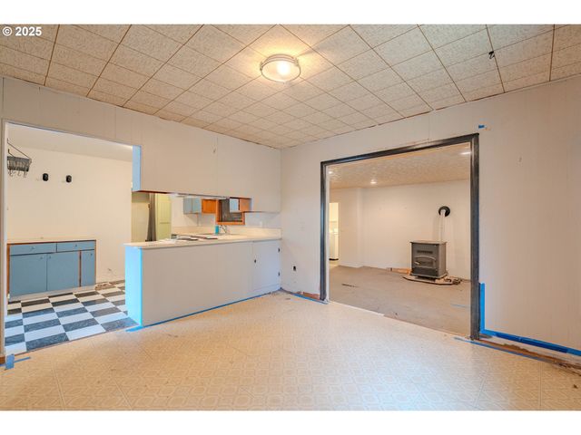 12 SHORT RUN Rd, Carson, WA 98610