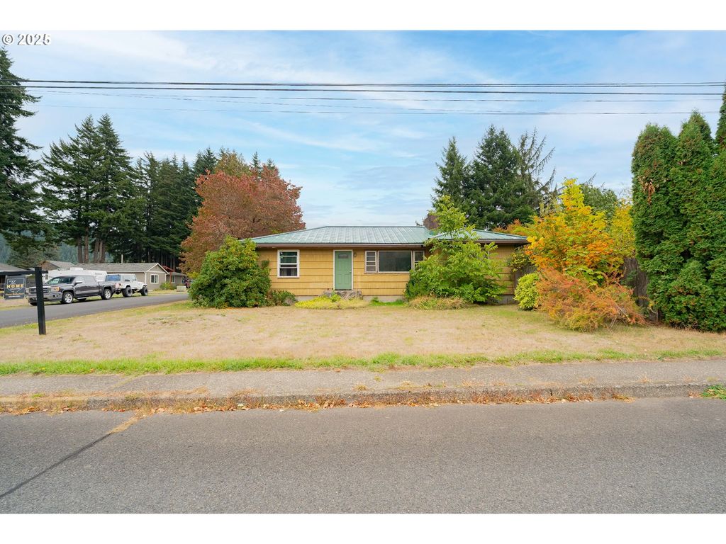 12 SHORT RUN Rd, Carson, WA 98610
