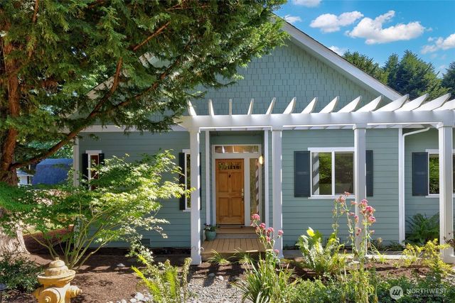 2007 NE Dingley Road, Bainbridge Island, WA 98110