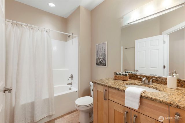2007 NE Dingley Road, Bainbridge Island, WA 98110