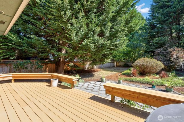 2007 NE Dingley Road, Bainbridge Island, WA 98110