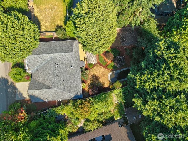 2007 NE Dingley Road, Bainbridge Island, WA 98110
