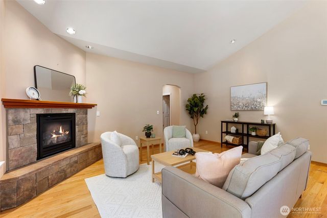 2007 NE Dingley Road, Bainbridge Island, WA 98110