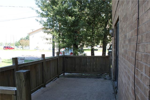 2403 Bosque Drive B, College Station, TX 77845