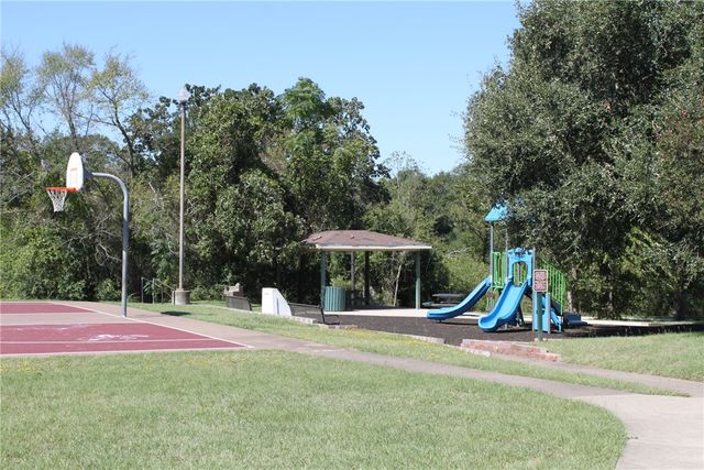 2403 Bosque Drive B, College Station, TX 77845