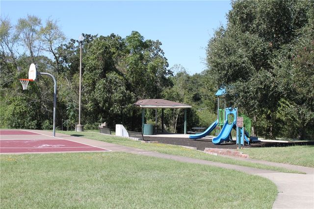 2403 Bosque Drive B, College Station, TX 77845