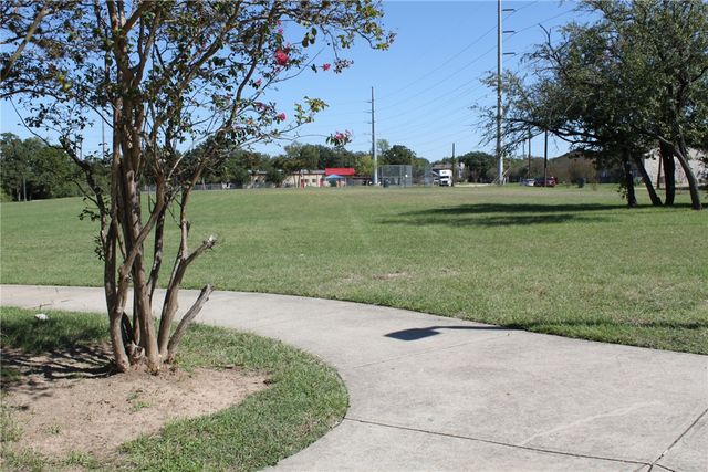 2403 Bosque Drive B, College Station, TX 77845