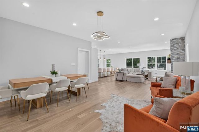 43 Oakwood Avenue, Livingston, NJ 07039