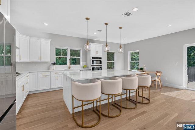 43 Oakwood Avenue, Livingston, NJ 07039