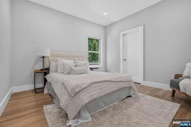 43 Oakwood Avenue, Livingston, NJ 07039