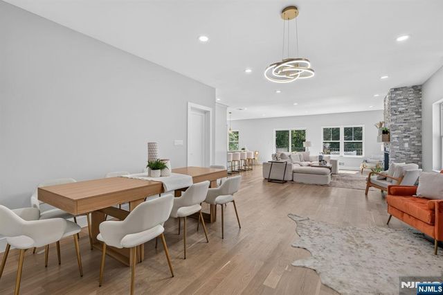 43 Oakwood Avenue, Livingston, NJ 07039