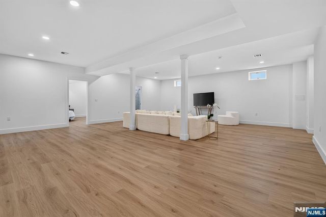 43 Oakwood Avenue, Livingston, NJ 07039