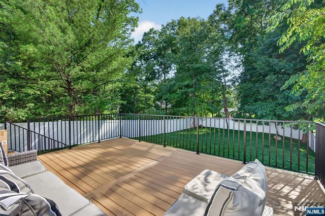 43 Oakwood Avenue, Livingston, NJ 07039