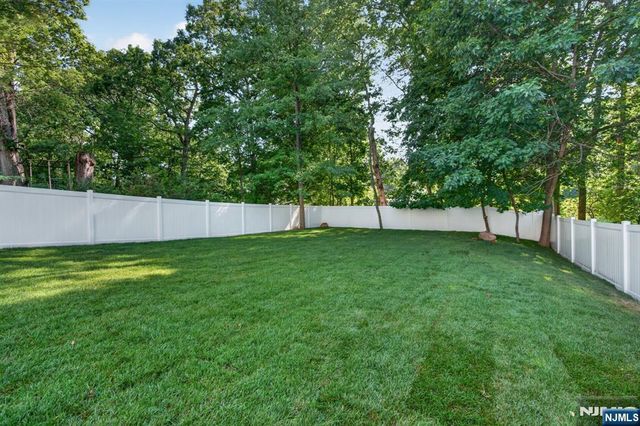 43 Oakwood Avenue, Livingston, NJ 07039