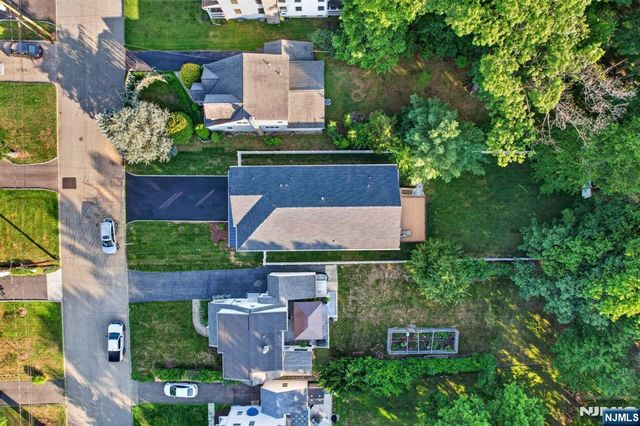 43 Oakwood Avenue, Livingston, NJ 07039