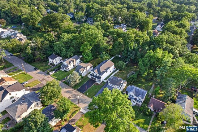 43 Oakwood Avenue, Livingston, NJ 07039