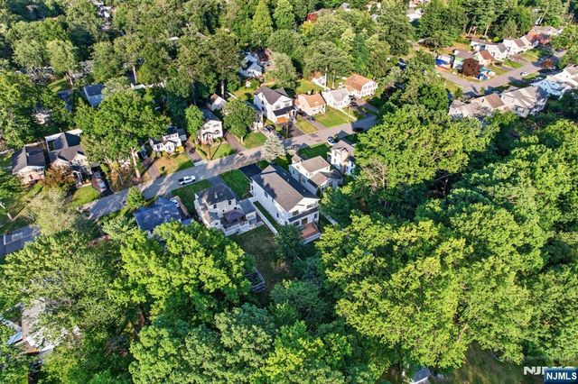 43 Oakwood Avenue, Livingston, NJ 07039