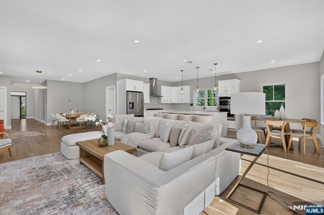 43 Oakwood Avenue, Livingston, NJ 07039