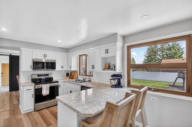 6625 61st AVENUE, Kenosha, WI 53142